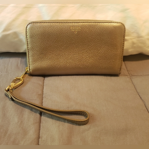 Fossil Handbags - Gold Fossil Wallet